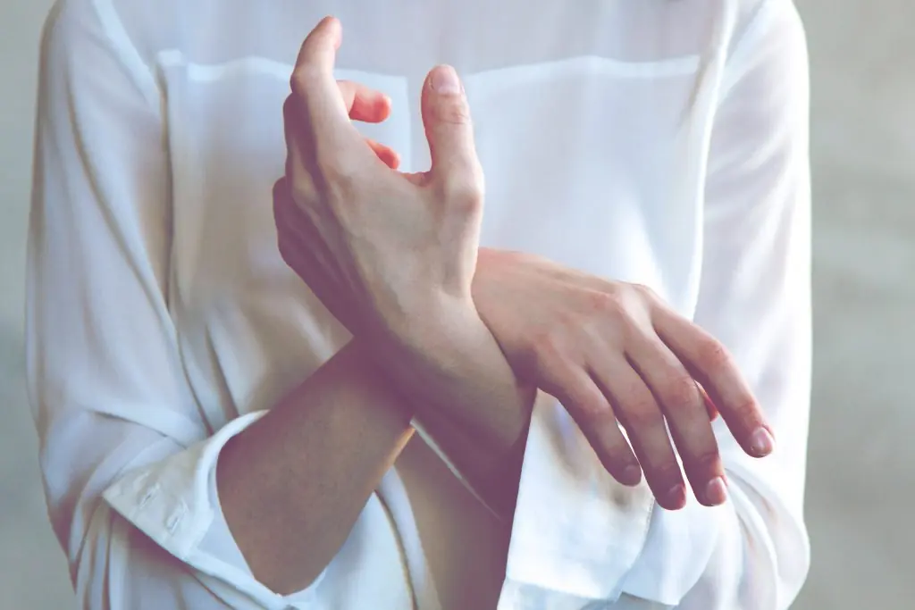 Imagem de capa do artigo: Mãos dormentes na gravidez: o que fazer?